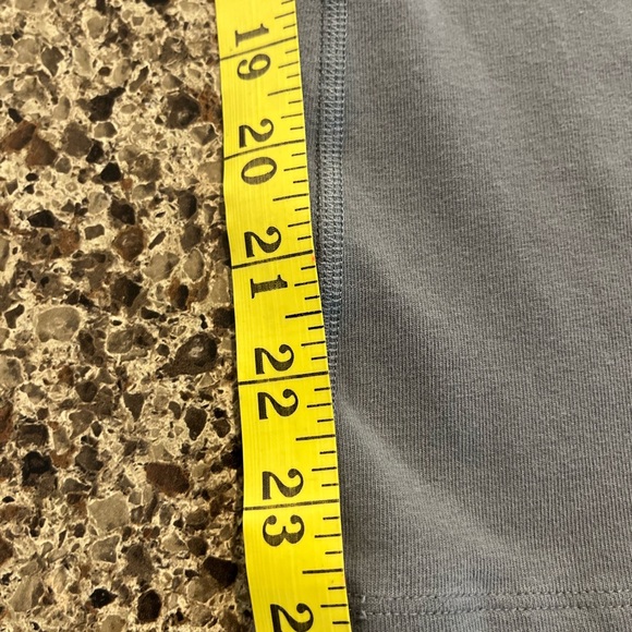 Nike Gray Kids Sweatpants with White Swoosh - Picture 6 of 7